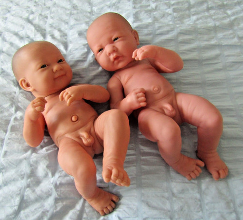 Berenguer non identical twins - non-identical,