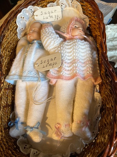 Twin dolls basket - twin,